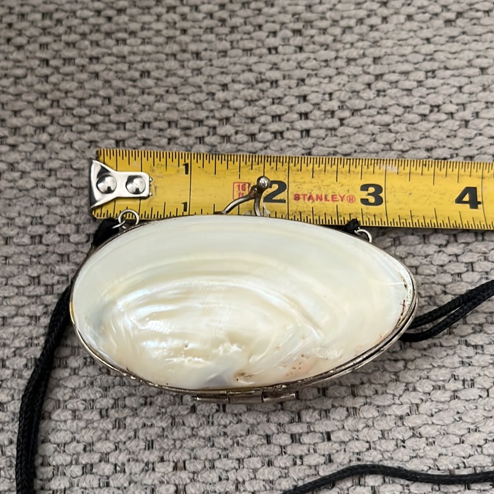ANTIQUE VICTORIAN ERA CLAM SHELL BRASS COIN CHANGE PURSE - Picture 8 of 8